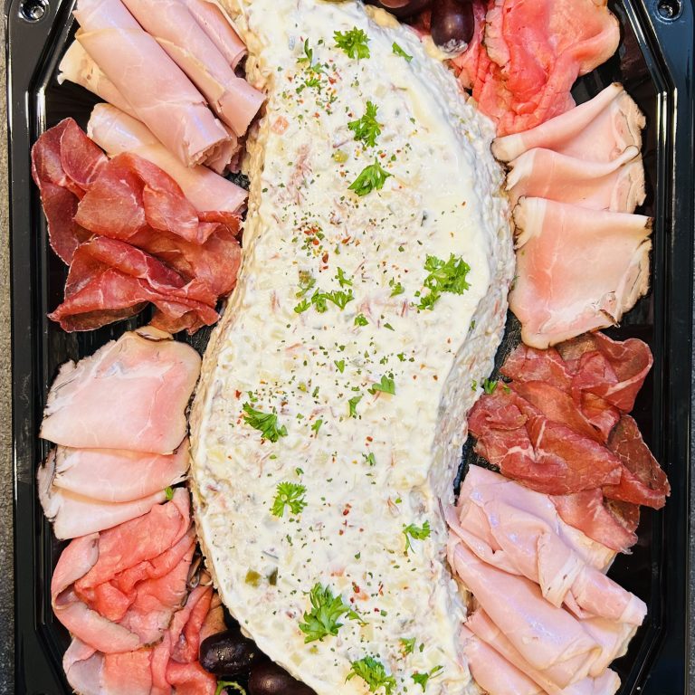 HUZAREN SALADE MET VLEESWAREN 4-6 PERONEN