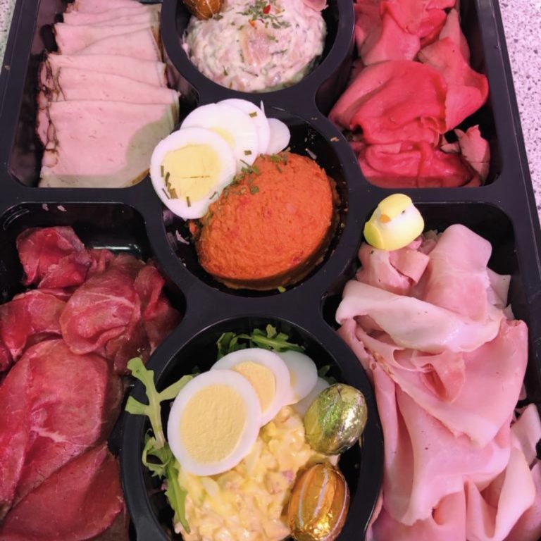 PAASONTBIJT / LUNCH SCHOTEL (3 TOT 4 PERS)